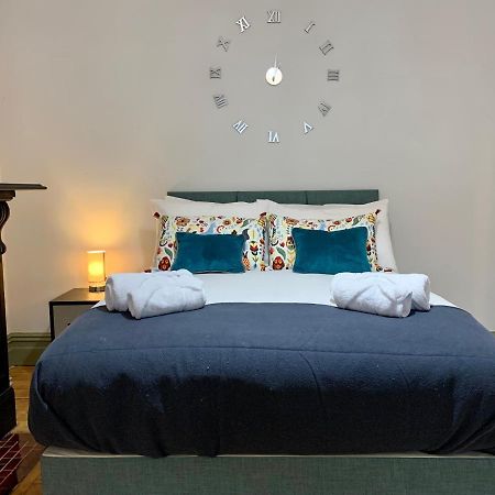 Stamer House By Yourstays, Stylish Quirky House, With 4 Double Bedrooms, Book Now! Stoke-on-Trent Eksteriør bilde