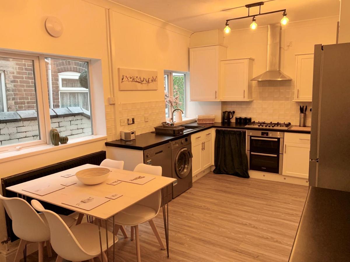 Stamer House By Yourstays, Stylish Quirky House, With 4 Double Bedrooms, Book Now! Stoke-on-Trent Eksteriør bilde