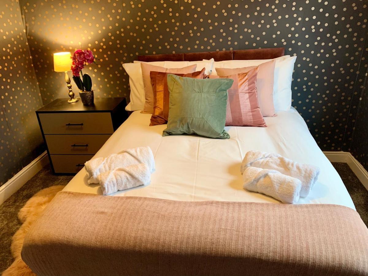 Stamer House By Yourstays, Stylish Quirky House, With 4 Double Bedrooms, Book Now! Stoke-on-Trent Eksteriør bilde